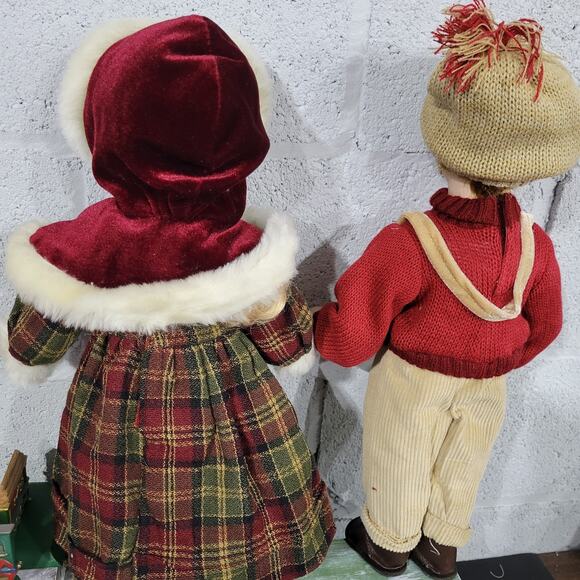 Dan Dee Porcelain Christmas Caroler Girl&Boy Doll Set 18" Beautiful Outfits SEE - Picture 7 of 16